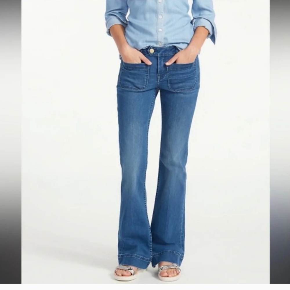 Tommy Bahama blue denim flare jeans size 26 x 33